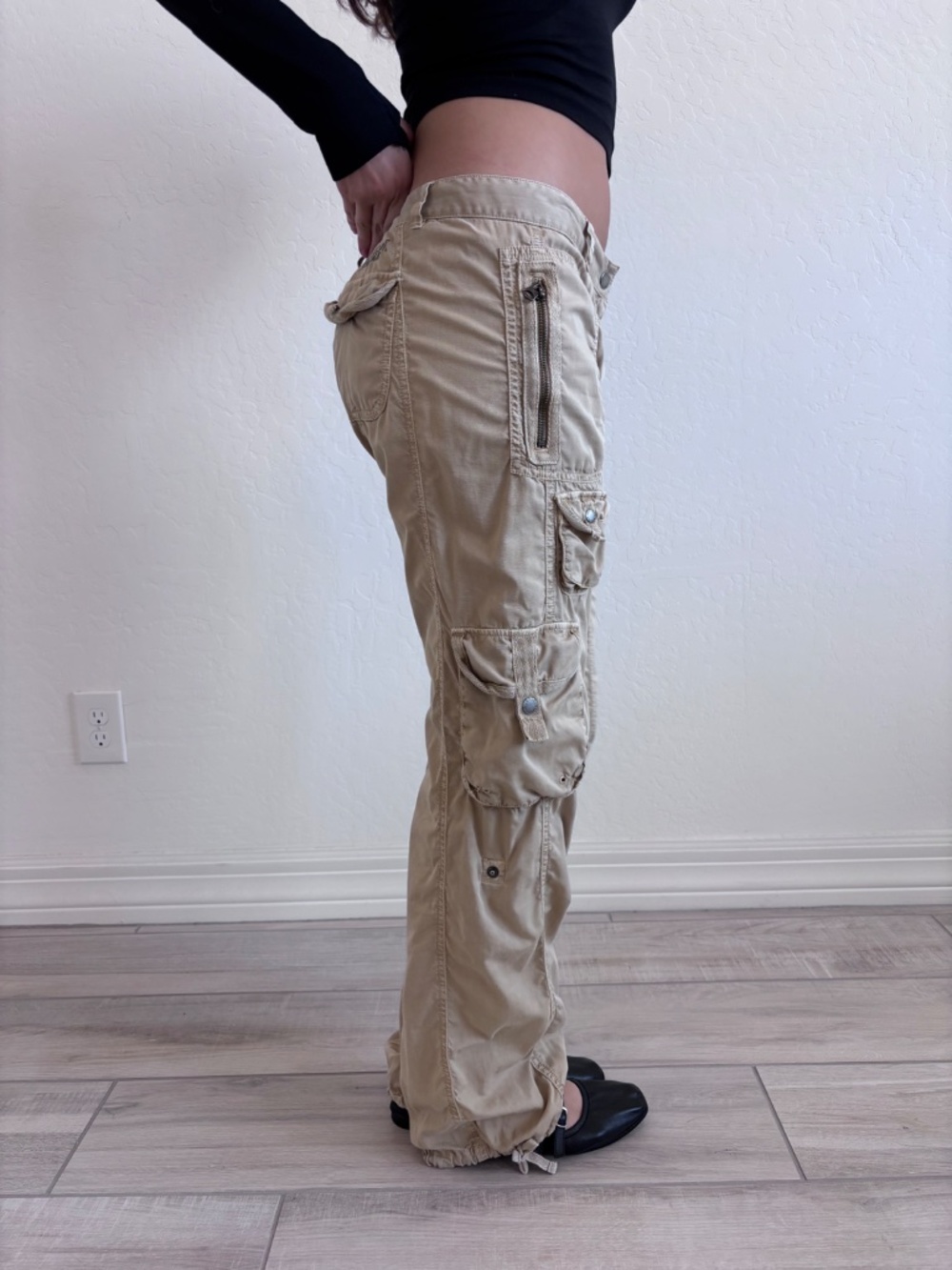Armani Exchange Y2K Style Khaki Cargo Pants - Size 6 - Picture 6 of 16